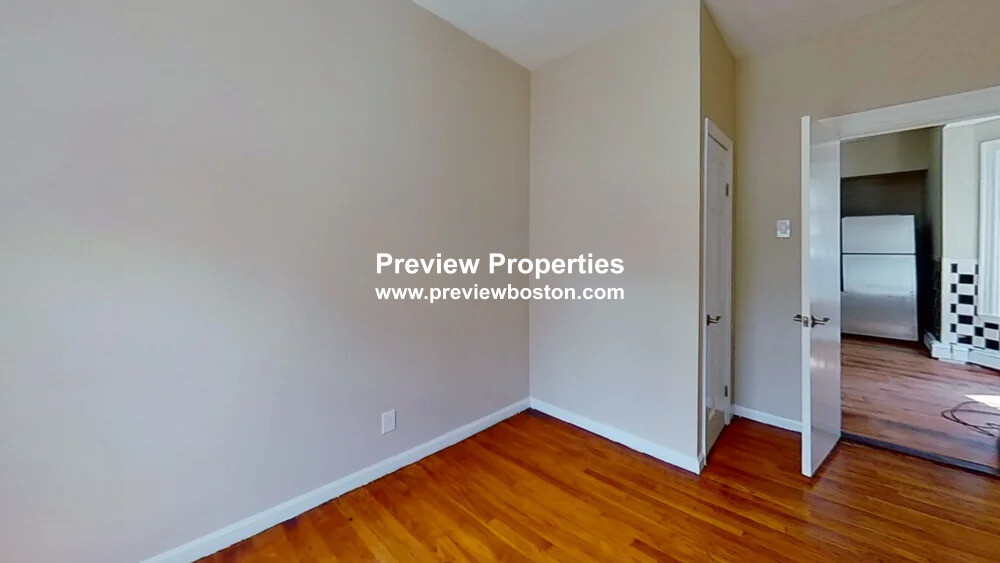 121 George St, Roxbury