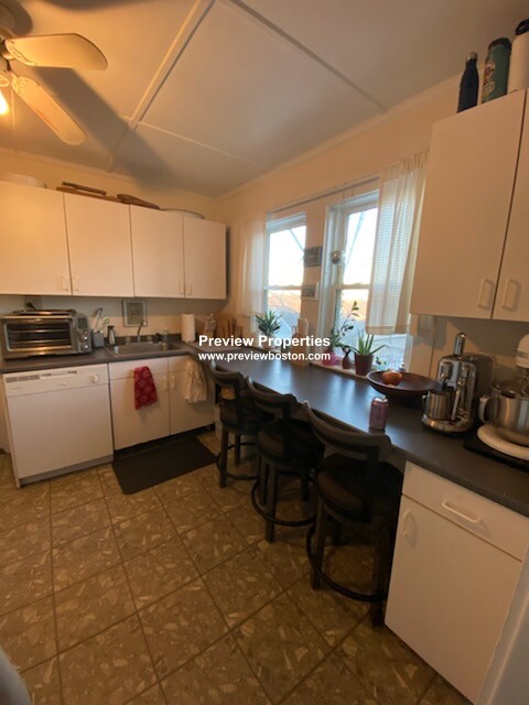 39 Brooksdale Rd, Brighton