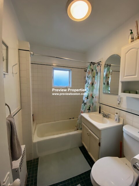 39 Brooksdale Rd, Brighton