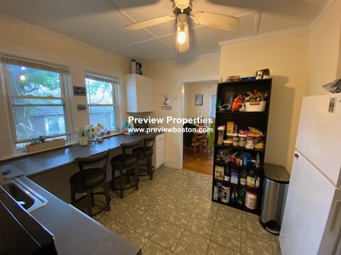 39 Brooksdale Rd, Brighton