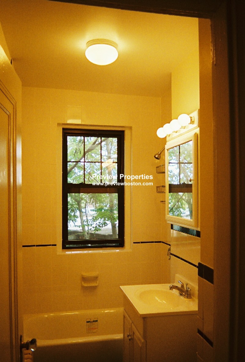 https://ygl-photos.s3.us-west-004.backblazeb2.com/386W67f006e72af9c.jpg