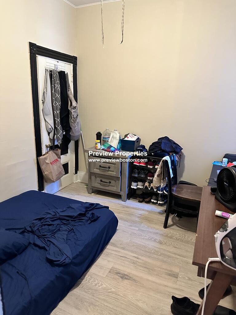 https://ygl-photos.s3.us-west-004.backblazeb2.com/386W684c3855e49e8.jpg