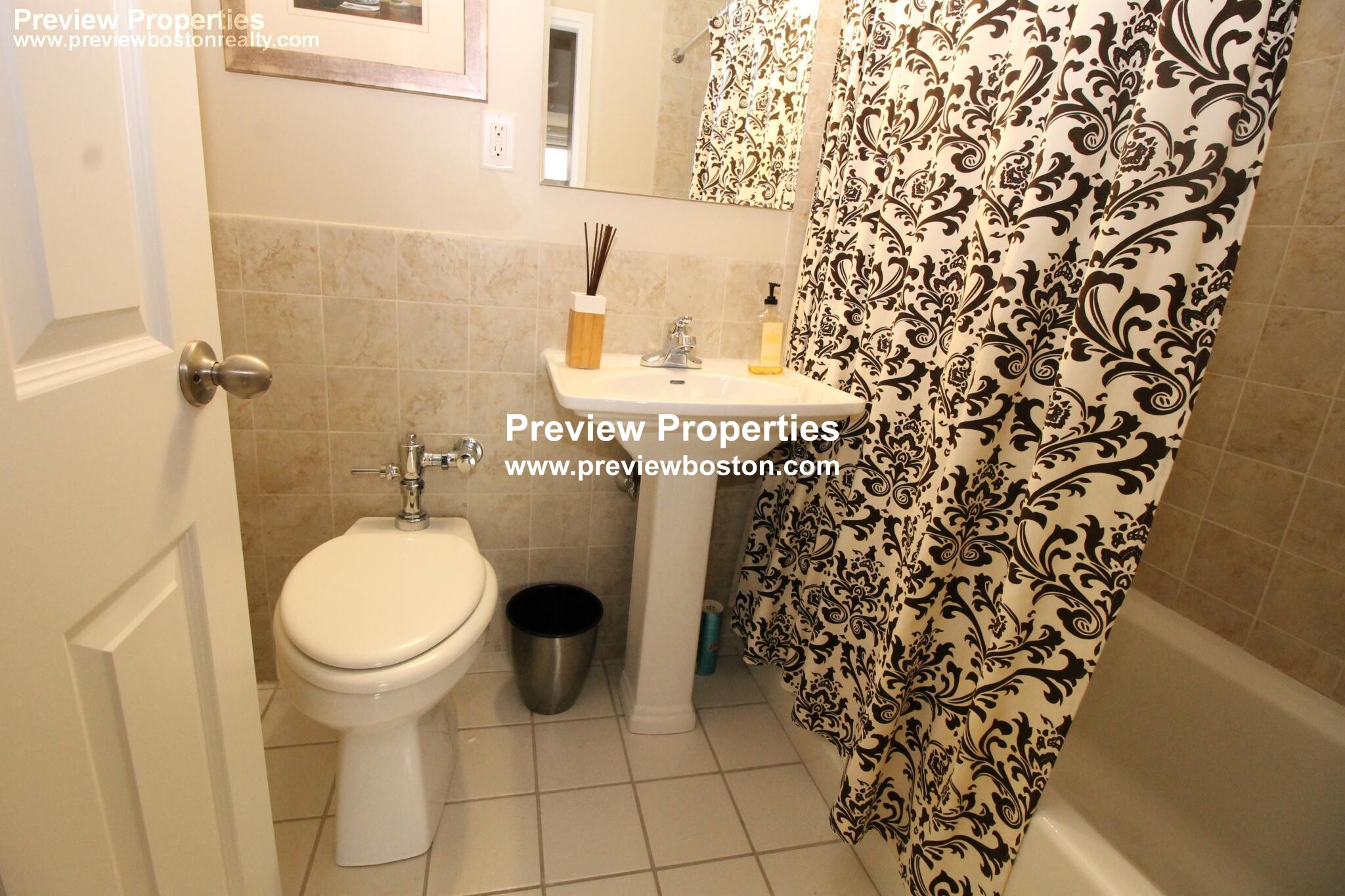 11 Camelot Ct., Brighton, MA - 3,991 USD/ month