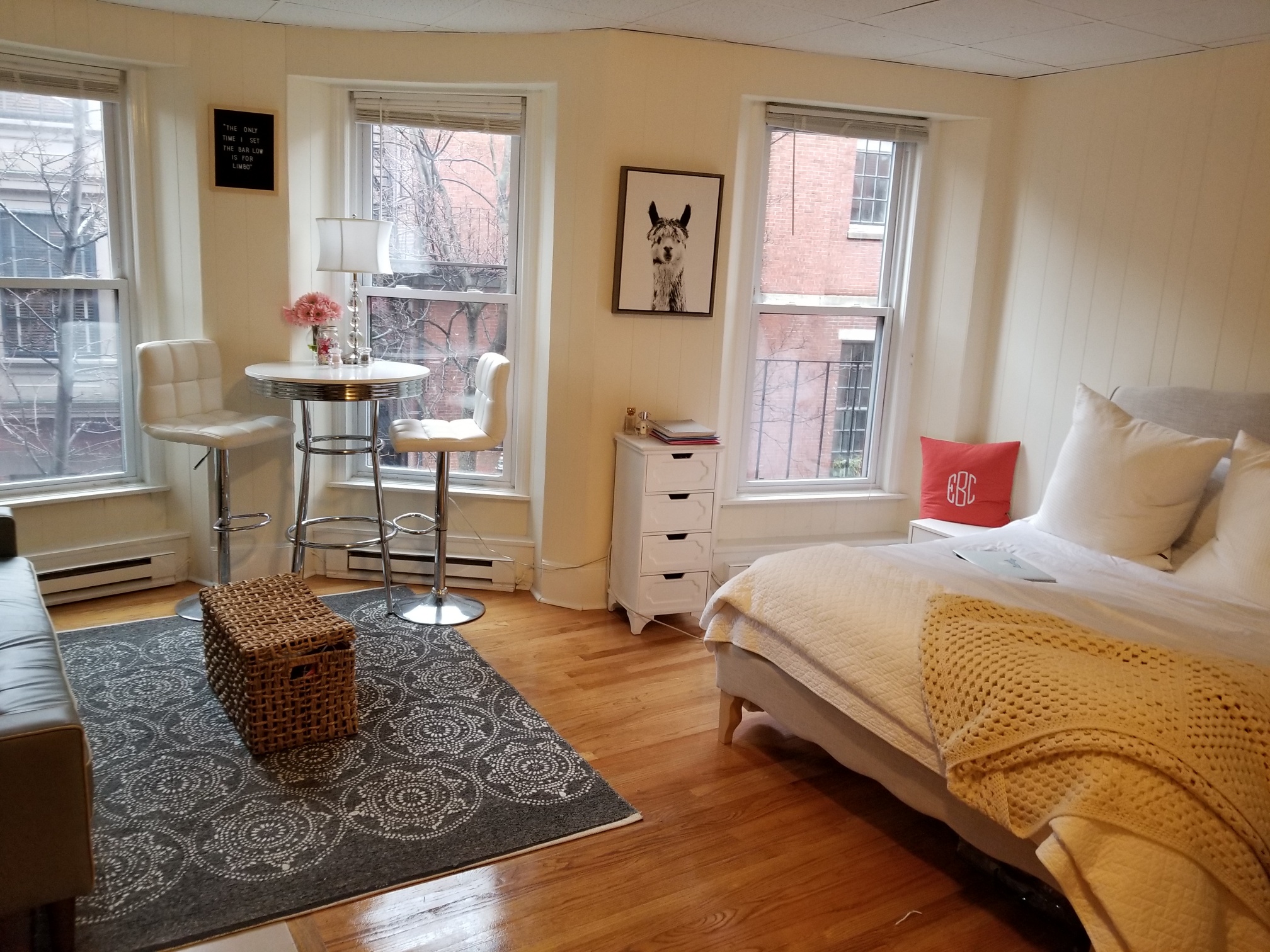 Studio bed, 1 bath apartment for rent at 70 Pinckney St Unit 3, Beacon Hill