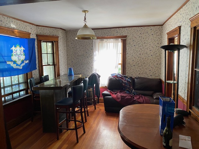 4 bed, 1 bath apartment for rent at 60 South St Unit 1, Medford — photo 2 of 6