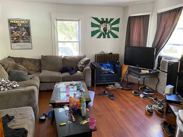 4 bed, 1 bath apartment for rent at 60 South St Unit 1, Medford — photo 3 of 6