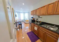 302 Newbury St, Back Bay