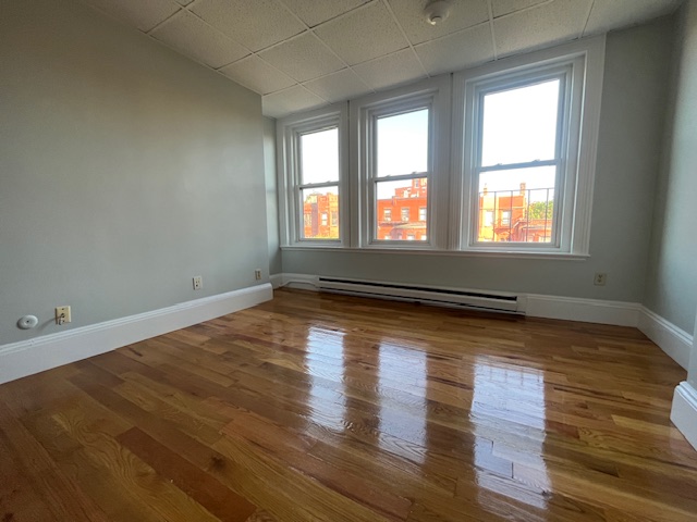 302 Newbury St, Back Bay