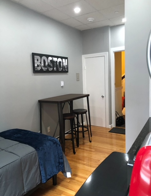 302 Newbury St, Back Bay