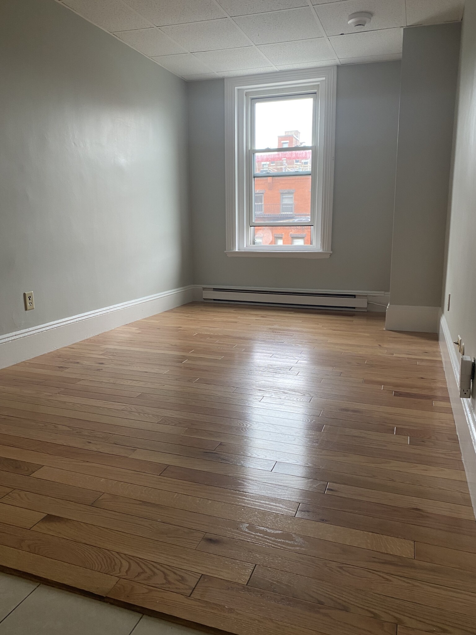 302 Newbury St, Back Bay