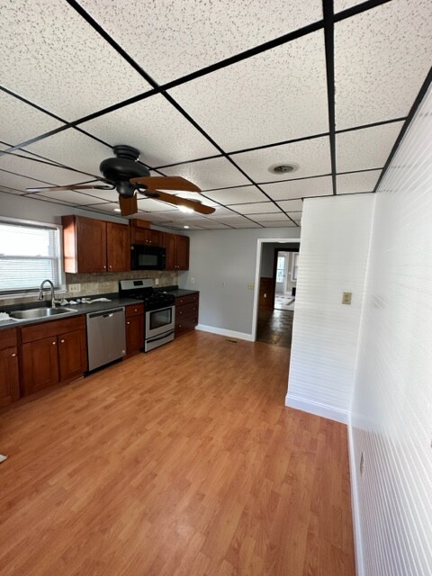 15 Golden Ave, Medford