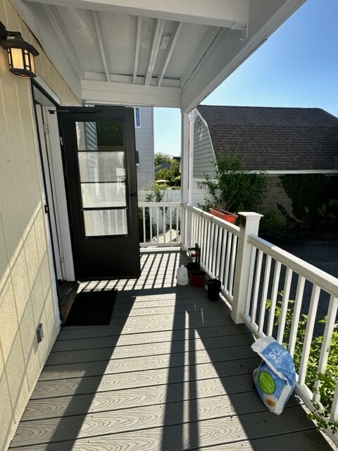 15 Golden Ave, Medford