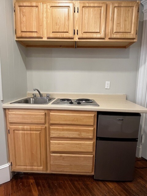 868 Beacon St, Fenway