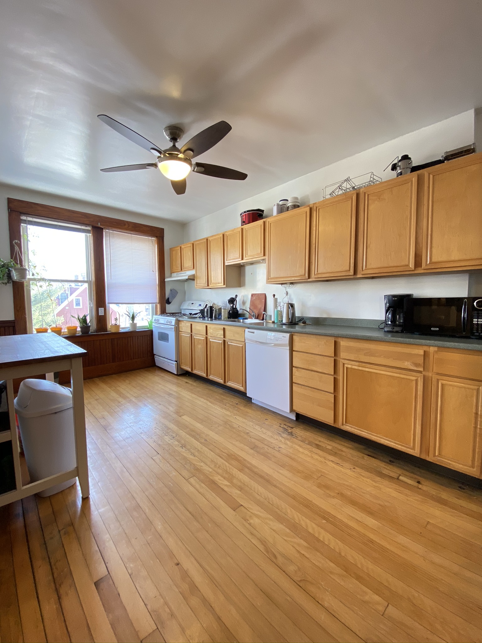 3 bed, 2 bath apartment for rent at 11 Fairfield St Unit 3L, North Cambridge — photo 2 of 21
