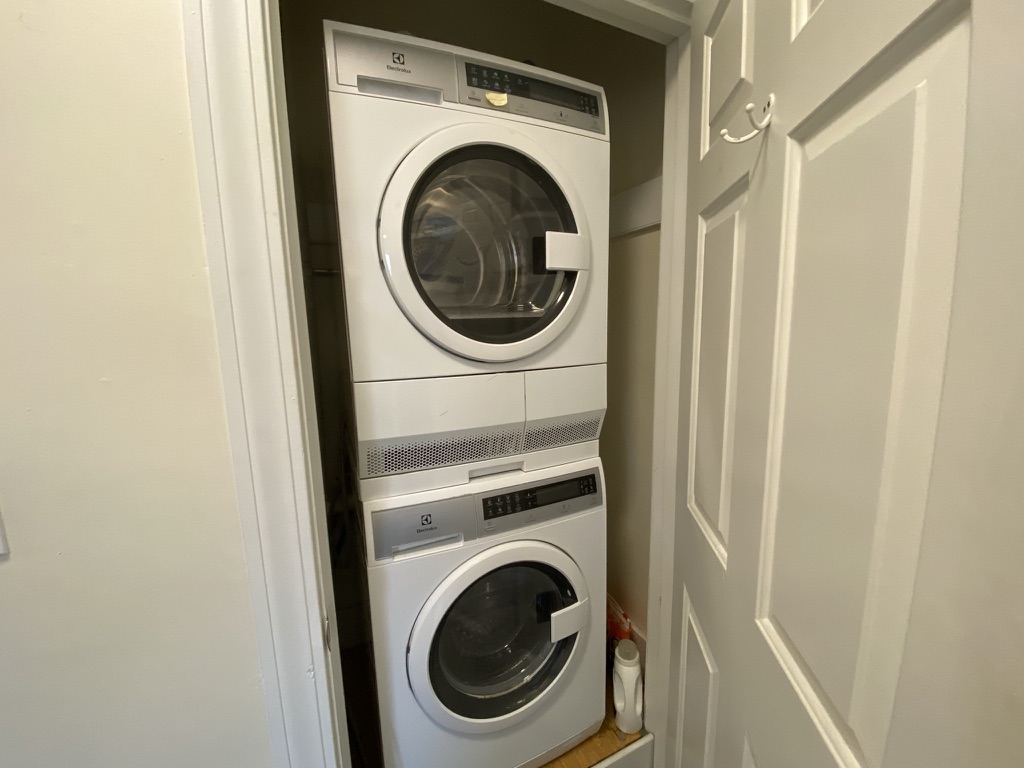 60 Woodlawn Ave, Jamaica Plain