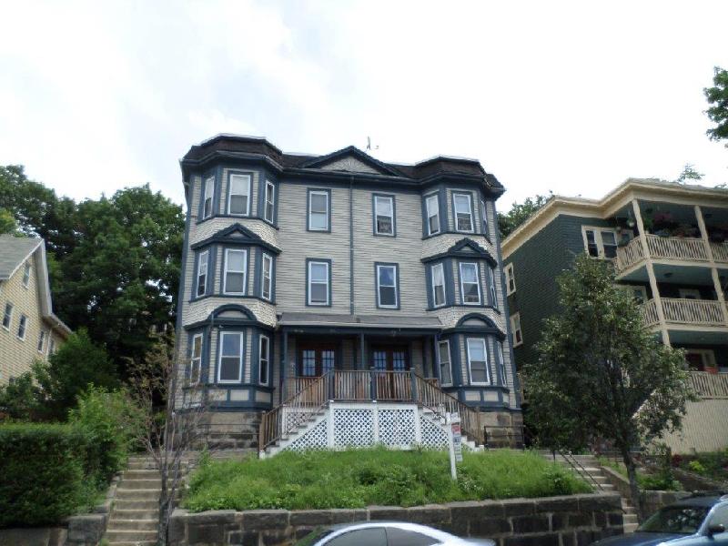 108 Hyde Park Ave, Jamaica Plain