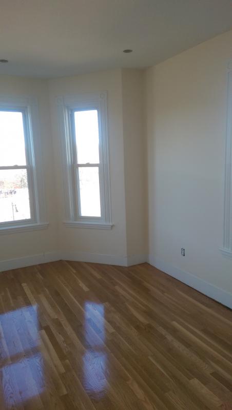 107 Hyde Park Ave, Jamaica Plain