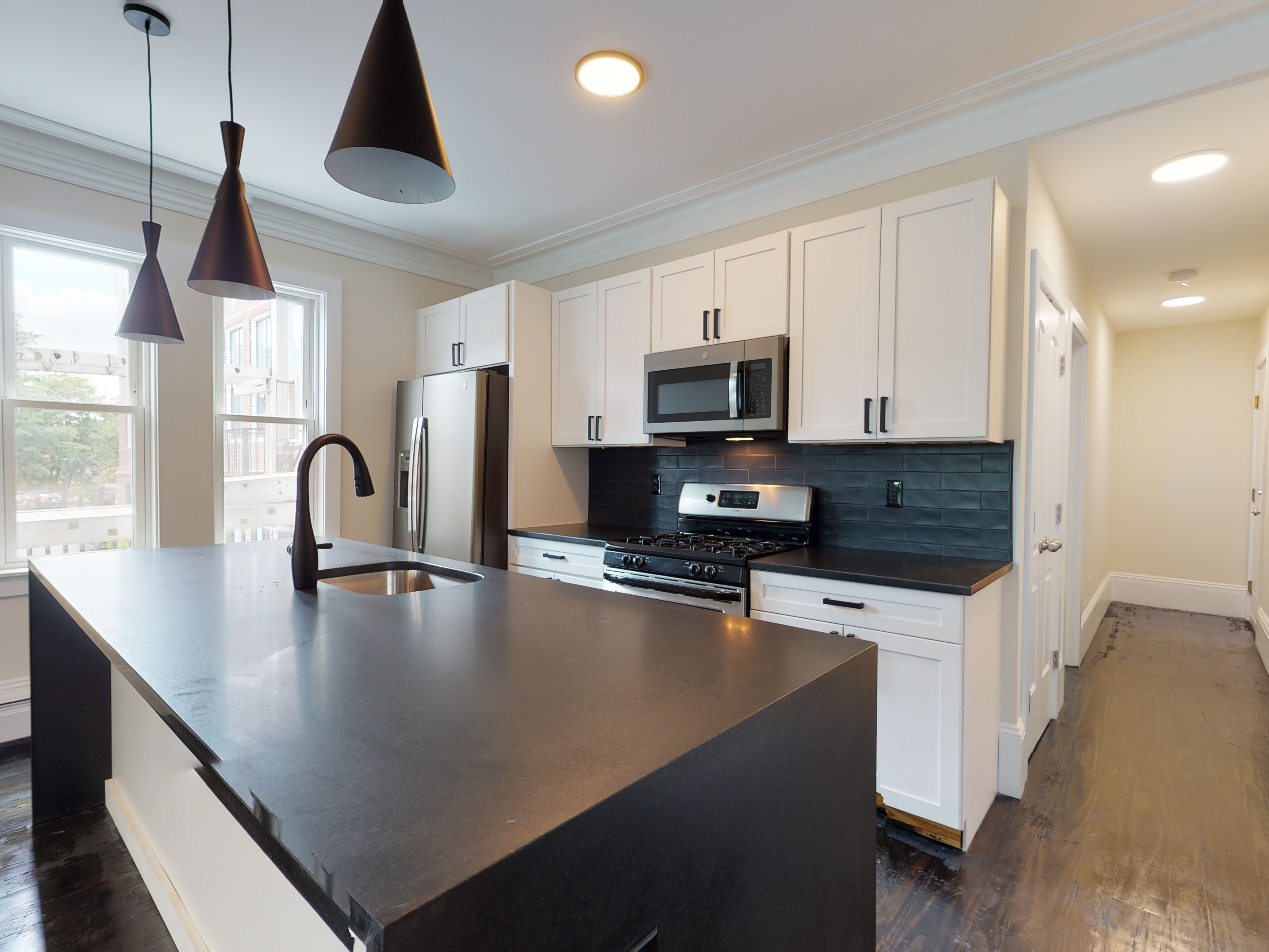 5 bed, 2 bath apartment for rent at 837 Parker St Unit 1, Mission Hill — photo 5 of 16