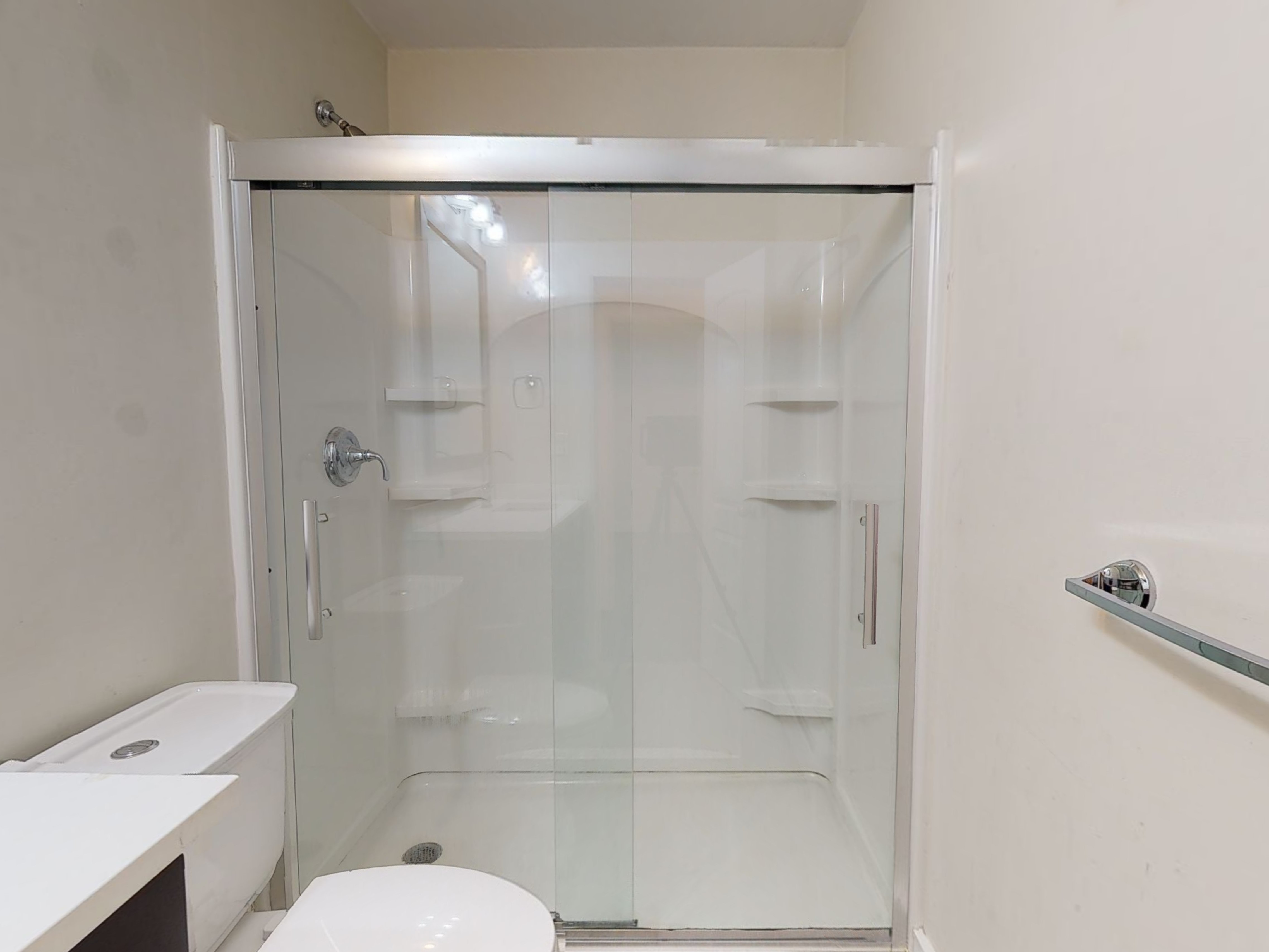 5 bed, 2 bath apartment for rent at 837 Parker St Unit 1, Mission Hill — photo 8 of 16