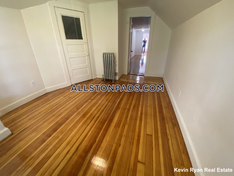 15 Boulevard Ter, Brighton