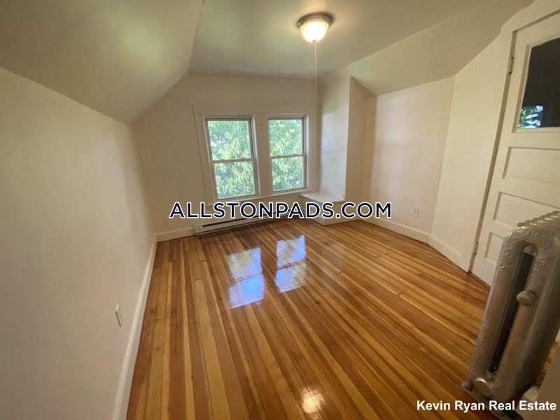 15 Boulevard Ter, Brighton