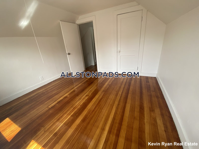 15 Boulevard Ter, Brighton