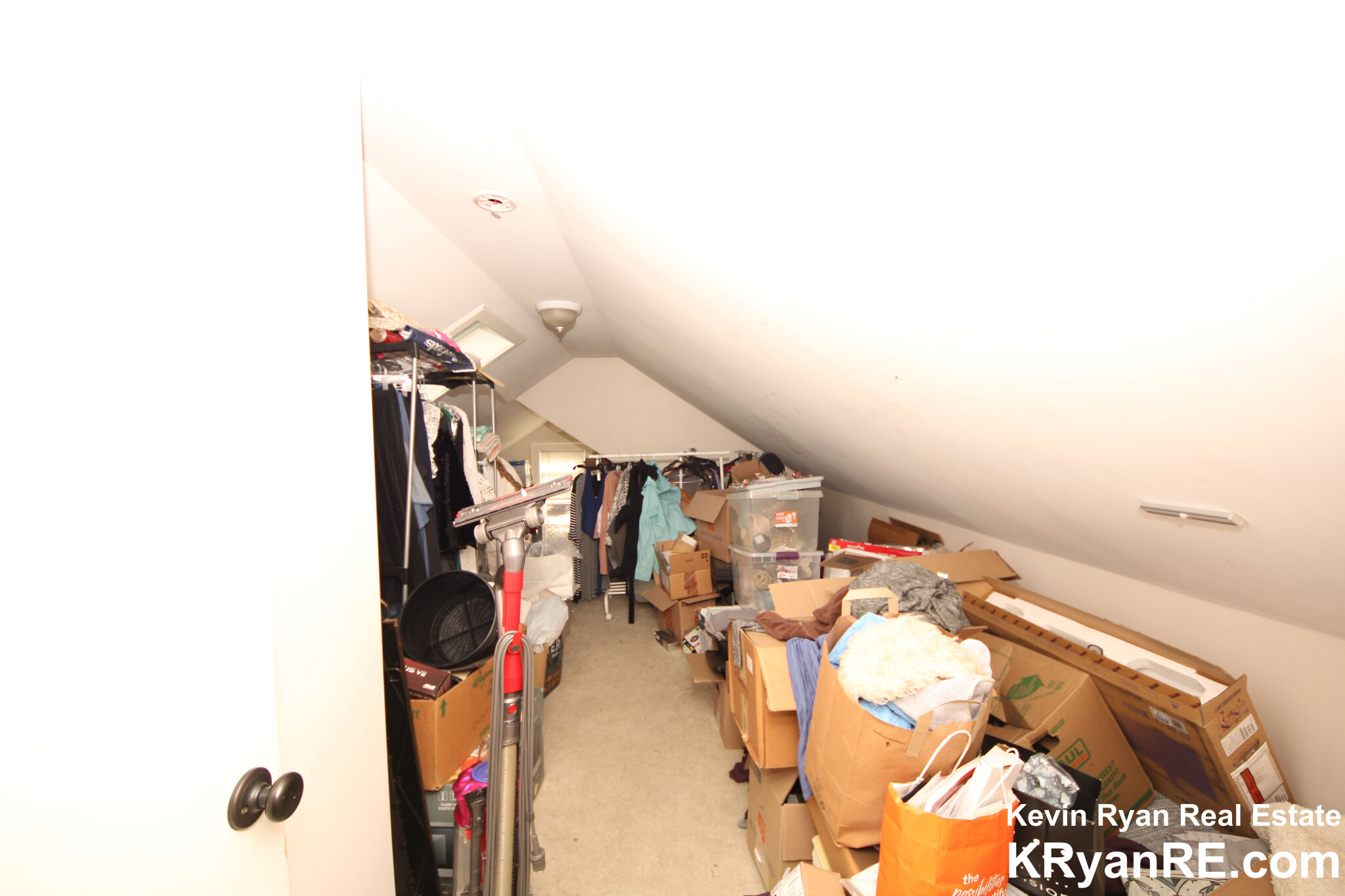 36 Middlesex Rd, Watertown