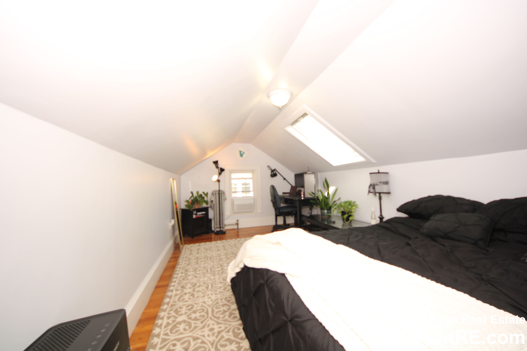 36 Middlesex Rd, Watertown