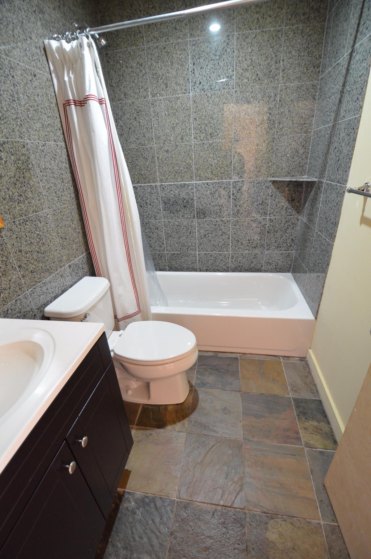 376 Commercial St, North End