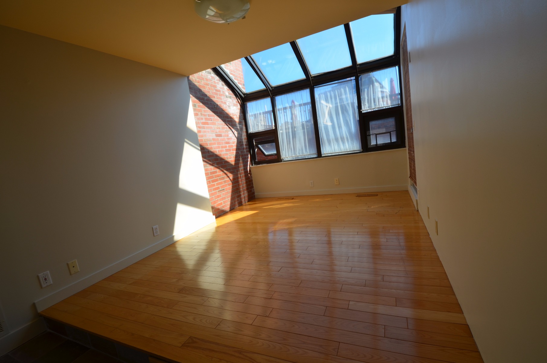 376 Commercial St, North End