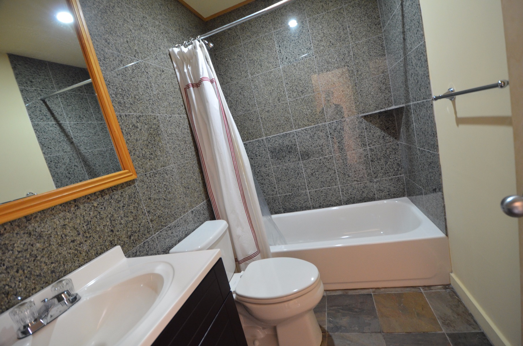 376 Commercial St, North End