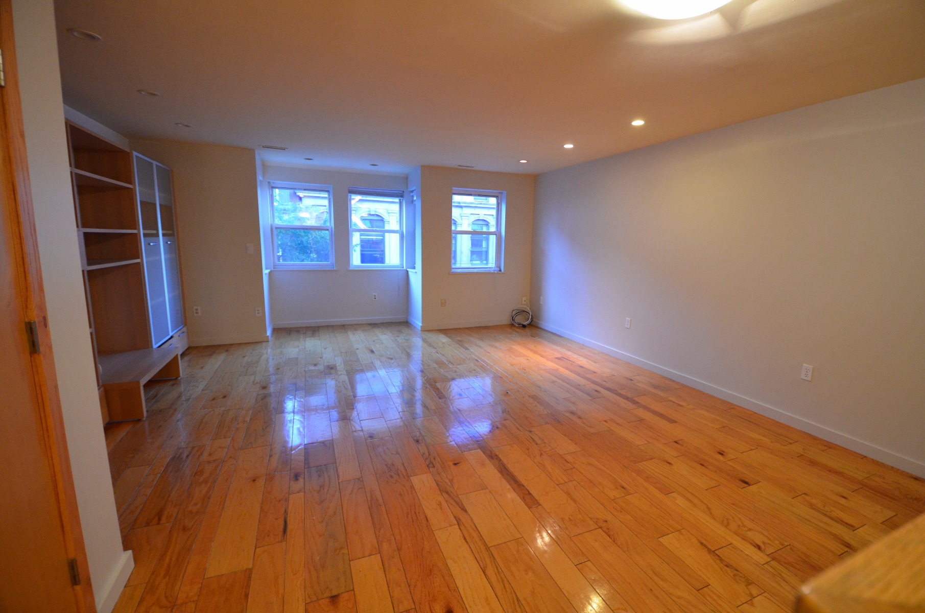 376 Commercial St, North End