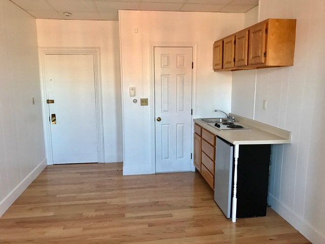 272 Newbury St, Back Bay