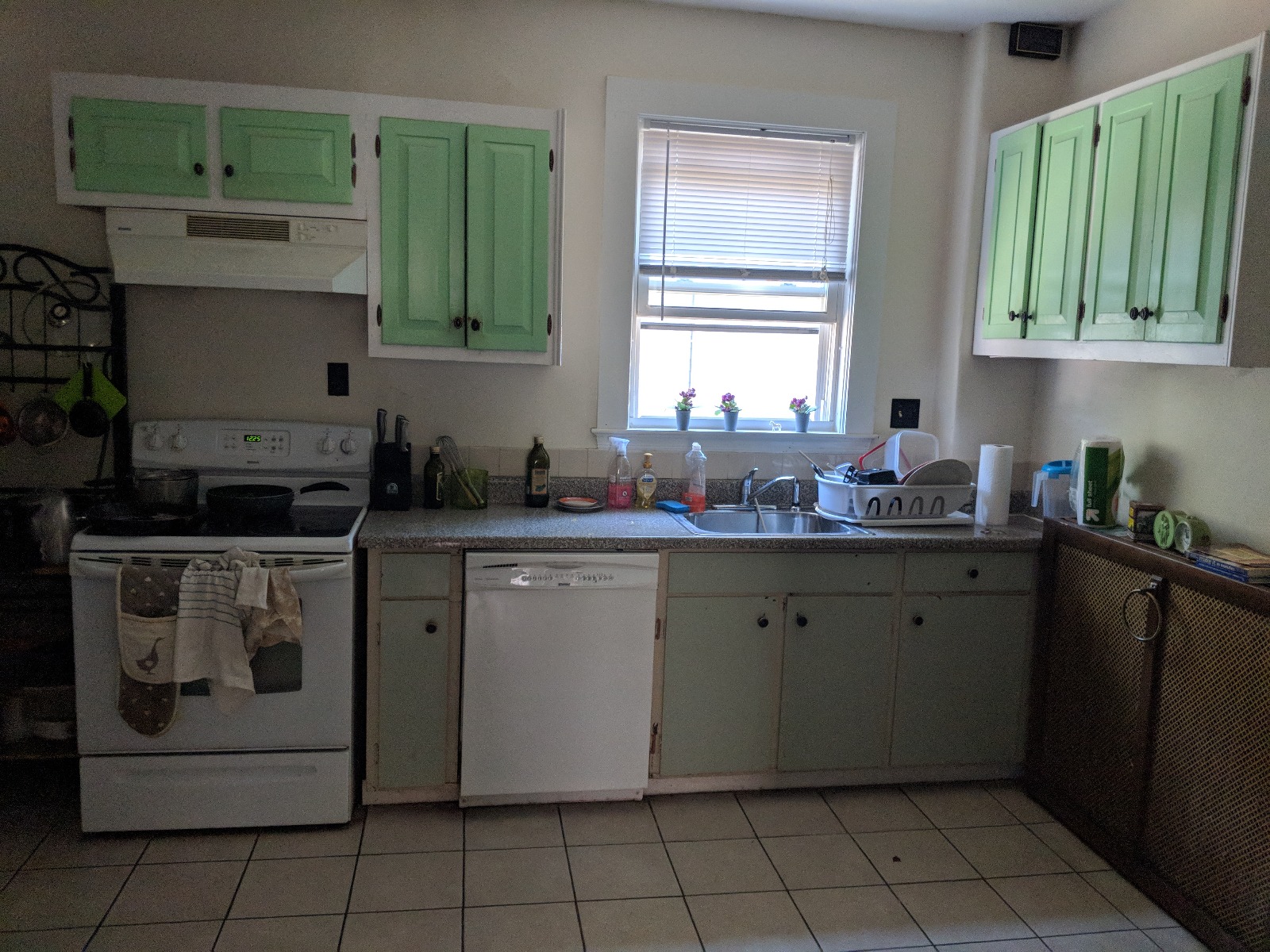 5 bed, 2 bath apartment for rent at 110 Academy Hill Rd Unit 1, Brighton — photo 6 of 21