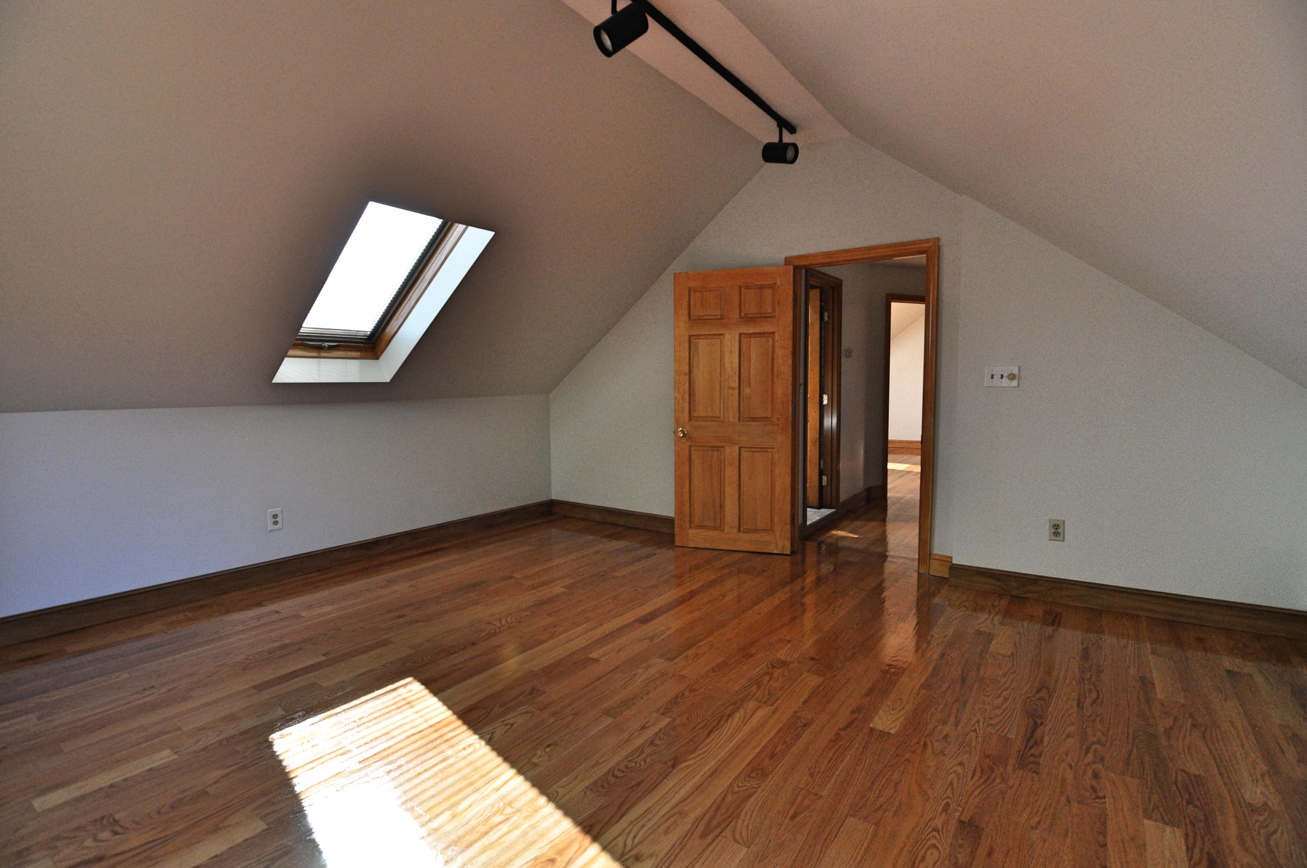 5 bed, 2 bath apartment for rent at 204 Calumet St Unit 2, Mission Hill — photo 15 of 26