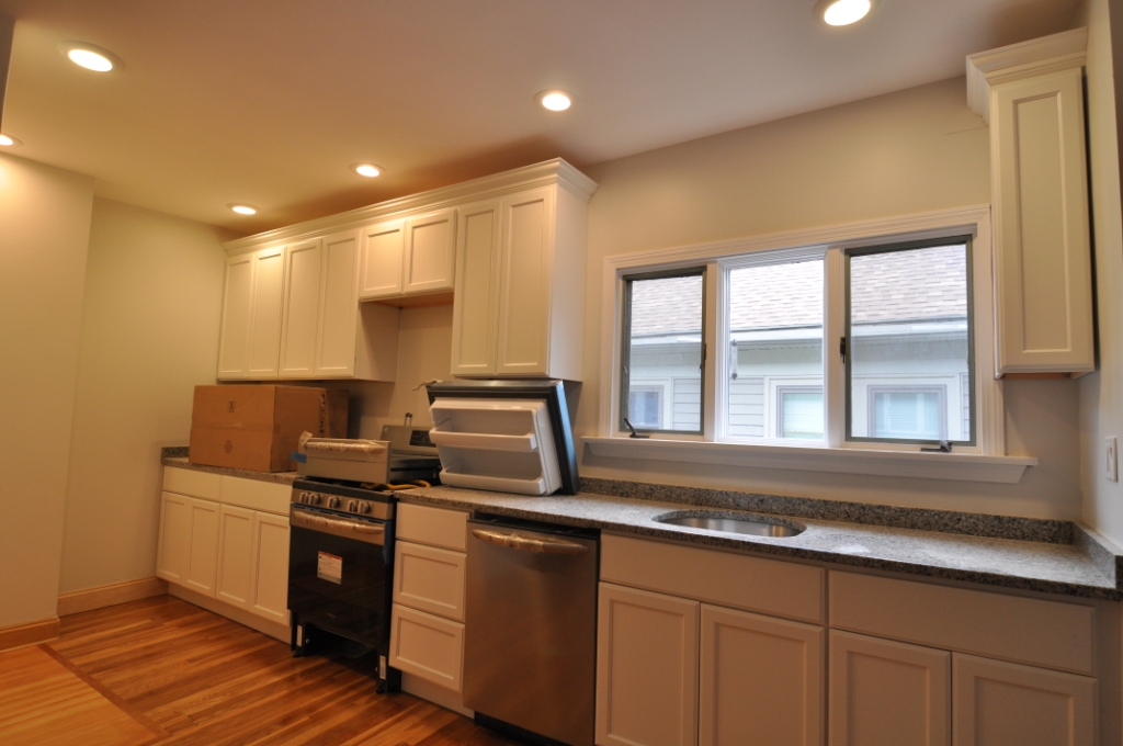 5 bed, 2 bath apartment for rent at 204 Calumet St Unit 2, Mission Hill — photo 2 of 26