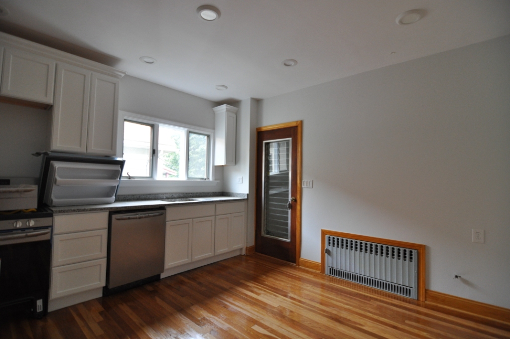 5 bed, 2 bath apartment for rent at 204 Calumet St Unit 2, Mission Hill — photo 3 of 26