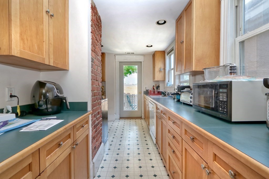 379 Walden St, West Cambridge