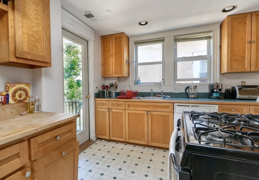 379 Walden St, West Cambridge