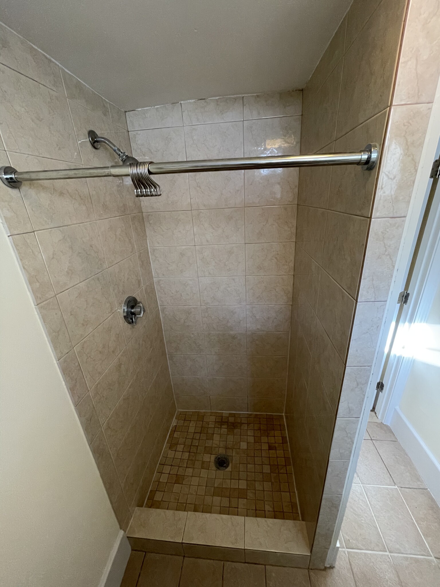 2 bed, 1 bath apartment for rent at 136 Chiswick Rd Unit B, Brighton — photo 5 of 7