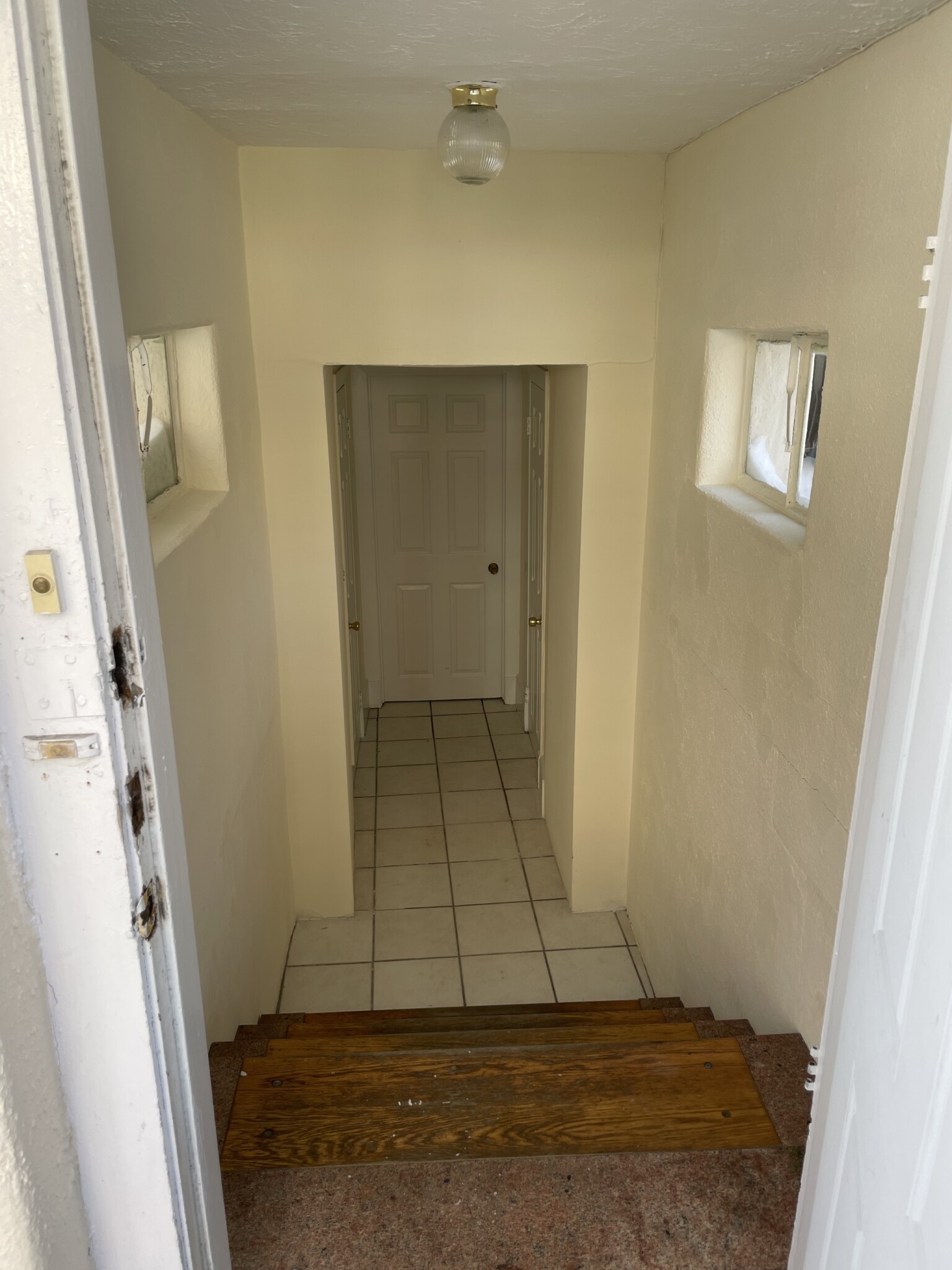 2 bed, 1 bath apartment for rent at 136 Chiswick Rd Unit B, Brighton — photo 2 of 7