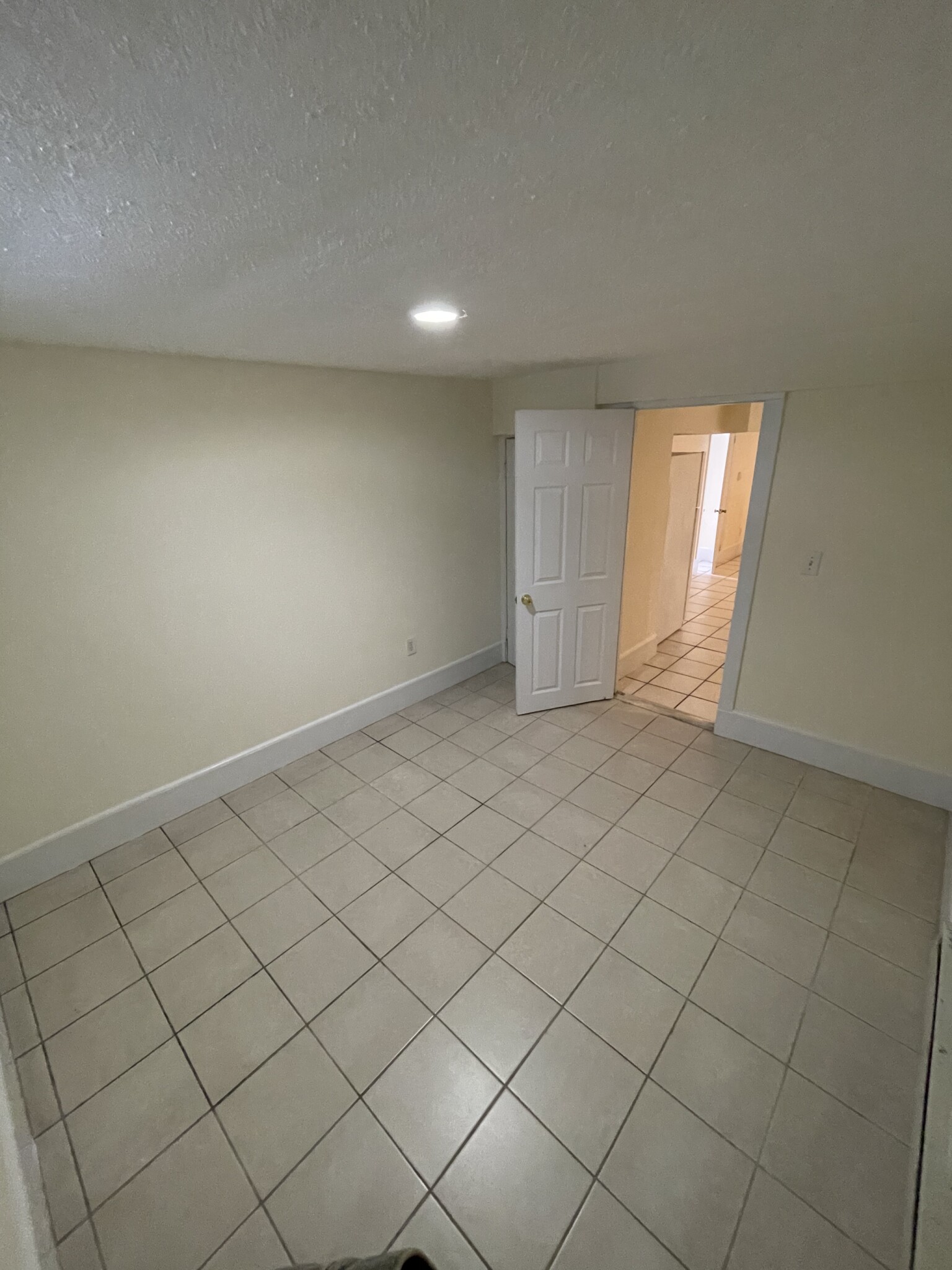 2 bed, 1 bath apartment for rent at 136 Chiswick Rd Unit B, Brighton — photo 6 of 7
