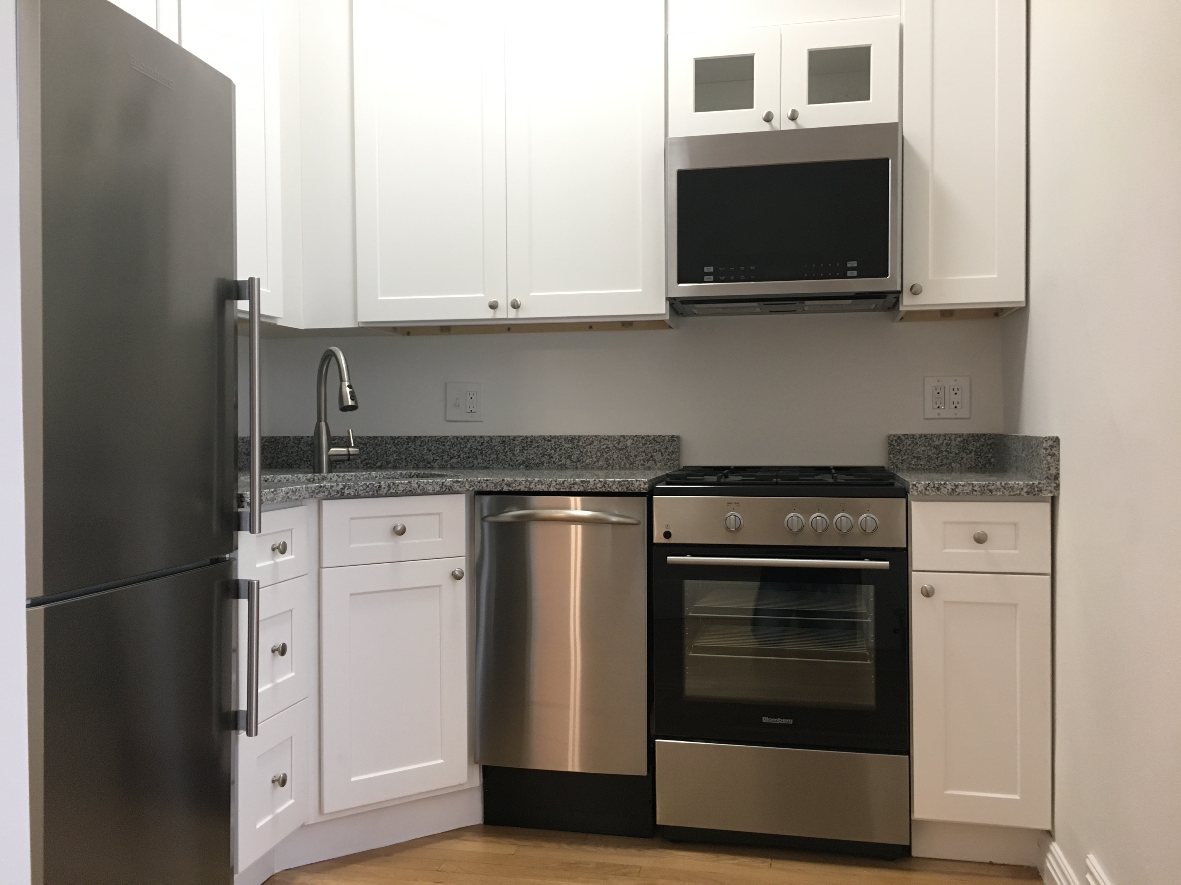 Studio bed, 1 bath apartment for rent at 291 Commonwealth Ave Unit 18, Back Bay — photo 1 of 8