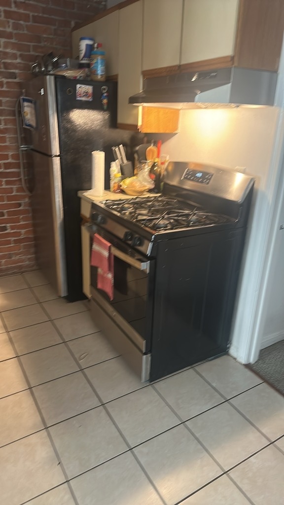 Photos of apartment on Murdock St.,Boston MA 02135