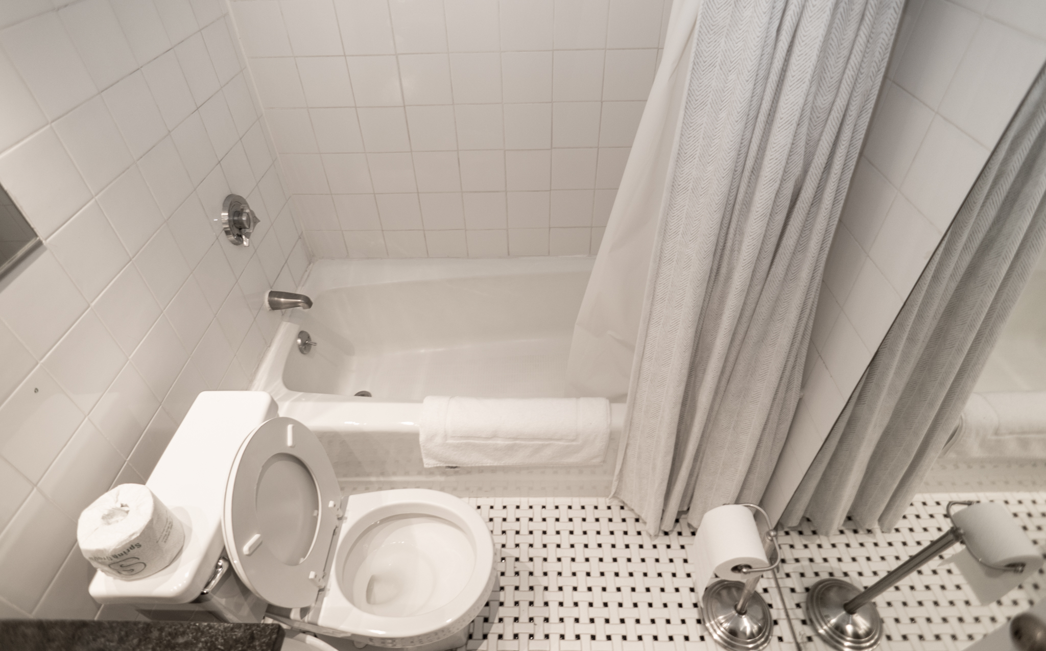 Photos of apartment on Beacon St.,Boston MA 02116
