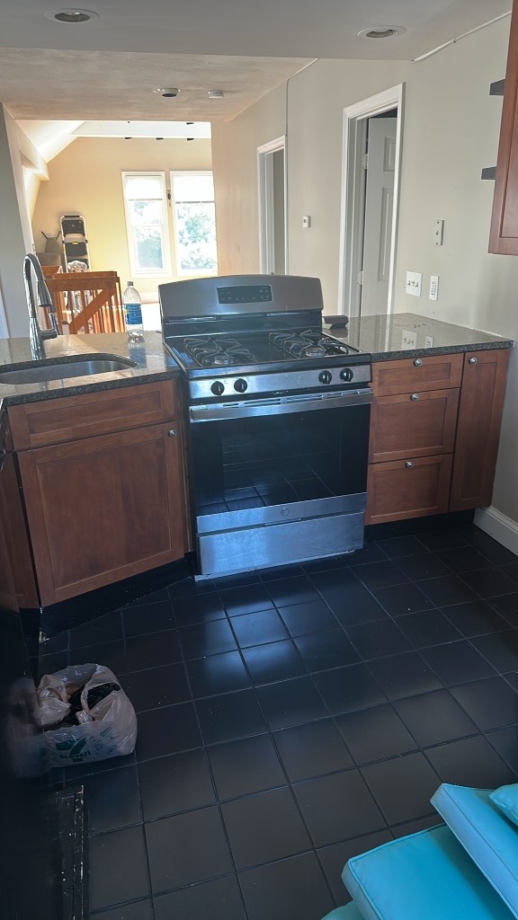 Photos of apartment on Adams St.,Boston MA 02122