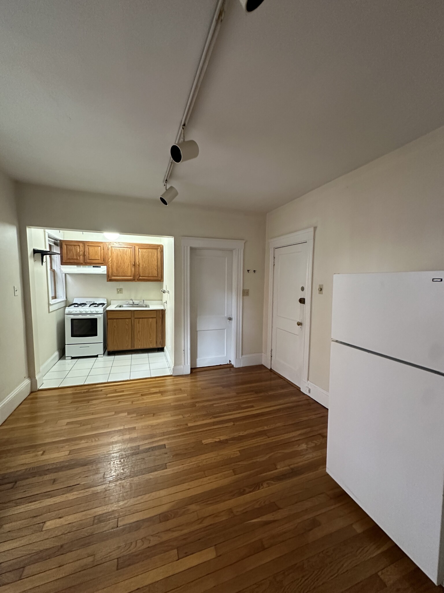 39 Lee St, Mid-Cambridge