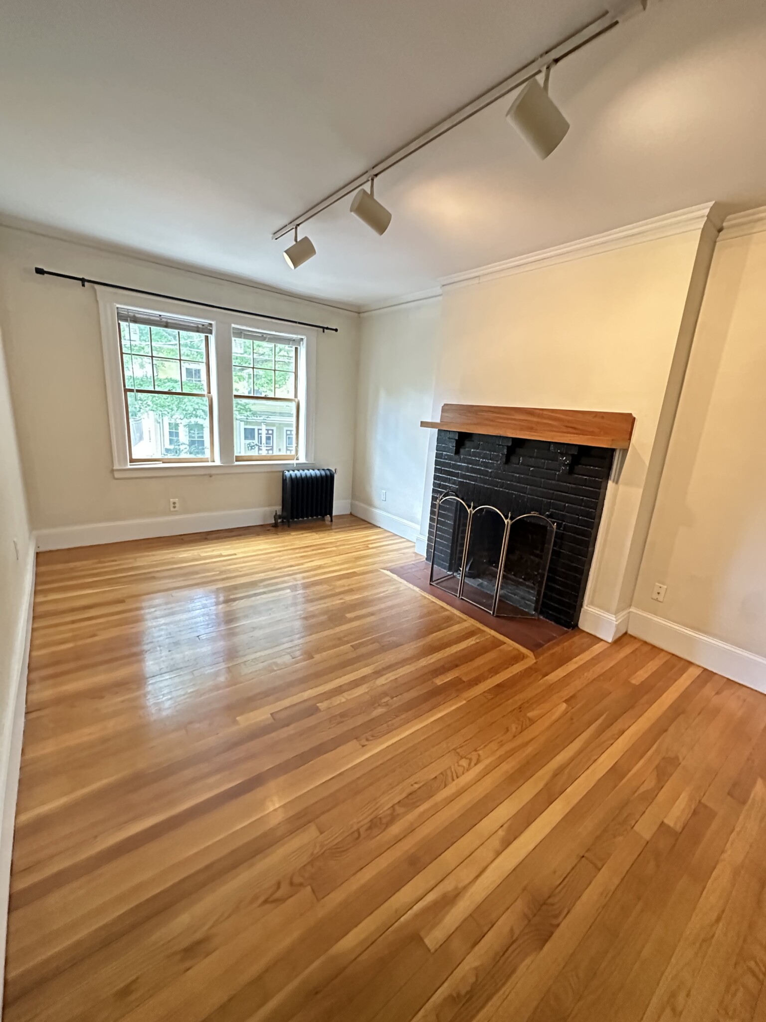 39 Lee St, Mid-Cambridge