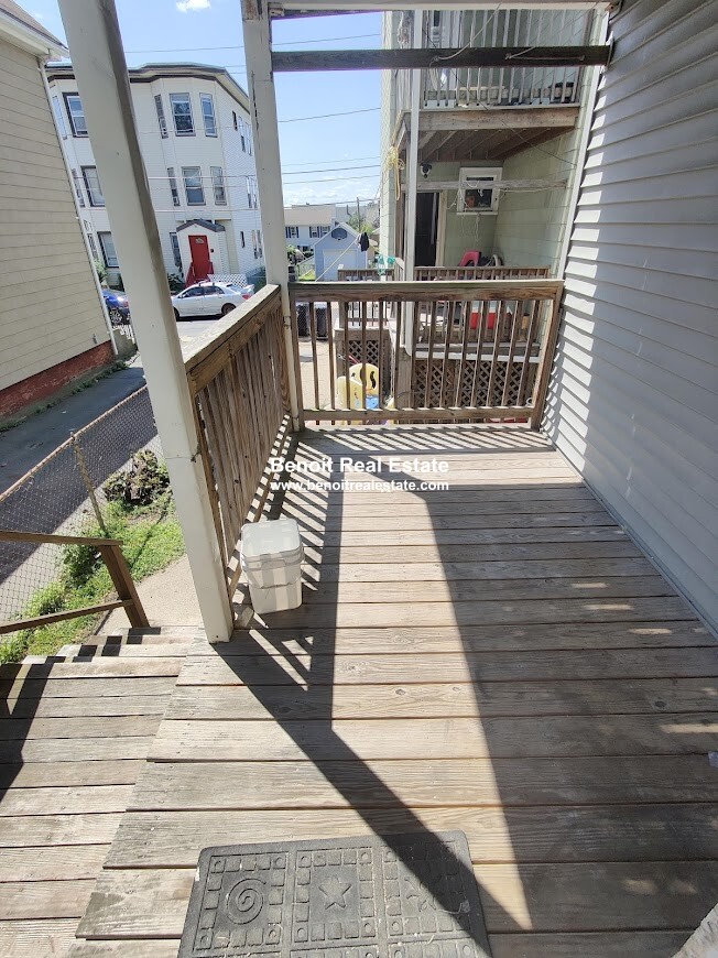 141 Cottage St, Everett