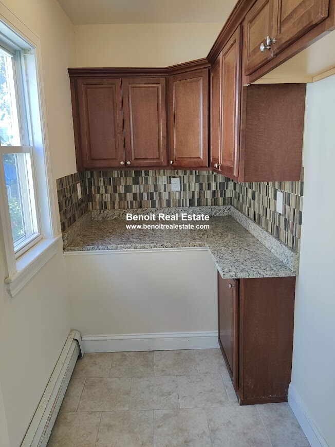 141 Cottage St, Everett